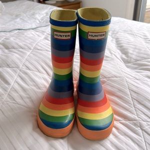 Hunter rain boots toddler size 10T UK/NA. Great condition used in rain.